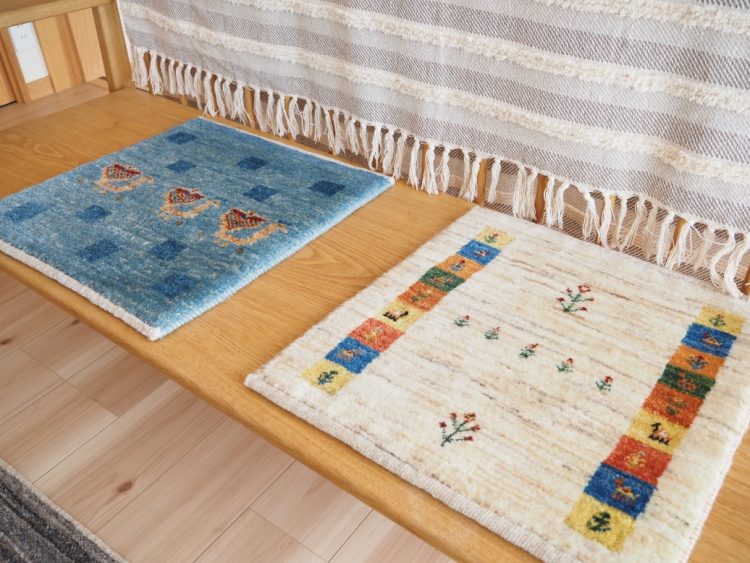 オーダーベンチにミニギャッベ2枚　# CASE1077