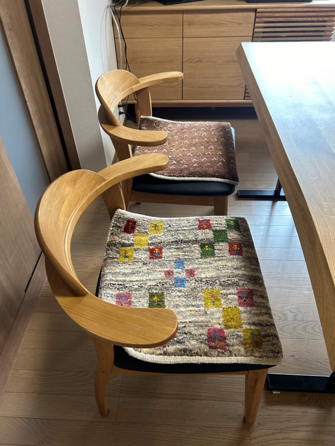 ギャベ ギャッベ ミニギャッベ ダイニングチェア 生命の樹 鹿 椅子用 座布団 絨毯 リビング インテリア 雑貨 ゾランバリ トライバル ラグ バルーチ トルクメン 遊牧民 北欧 洋風 草木染め インテリア 住宅リフォーム 京都 亀屋寝装センター