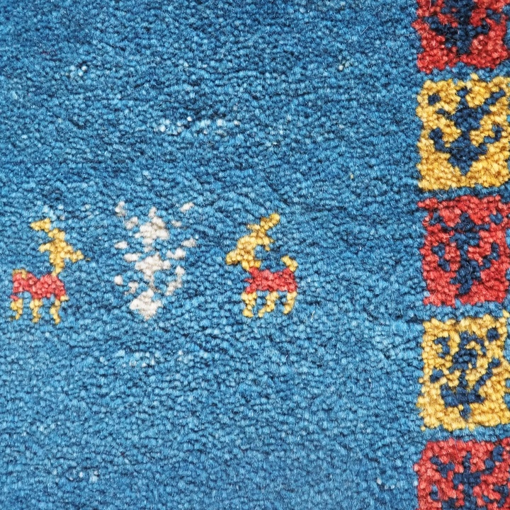 ギャッベ ギャベ 生命の樹 鹿 白 原毛 イラン シラーズ カシュガイ 草木染め 手紡ぎ 手織り 絨毯 ラグ 敷物 ミニギャッベ 座布団 チェア ソファ インテリア雑貨 ギャッベ京都 ダイニングチェア クッション 北欧 京都 亀屋寝装センター