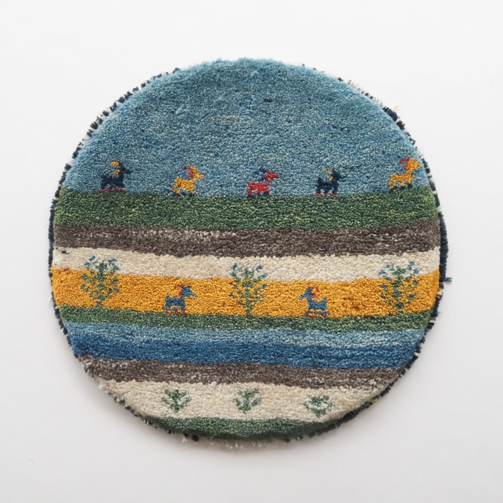 ギャッベ ギャベ 生命の樹 鹿 カラフル イラン シラーズ カシュガイ 草木染め 手紡ぎ 手織り 絨毯 ラグ 敷物 ミニギャッベ 座布団 チェア ソファ インテリア雑貨 ギャッベ京都 ダイニングチェア クッション 北欧 京都 亀屋寝装センター