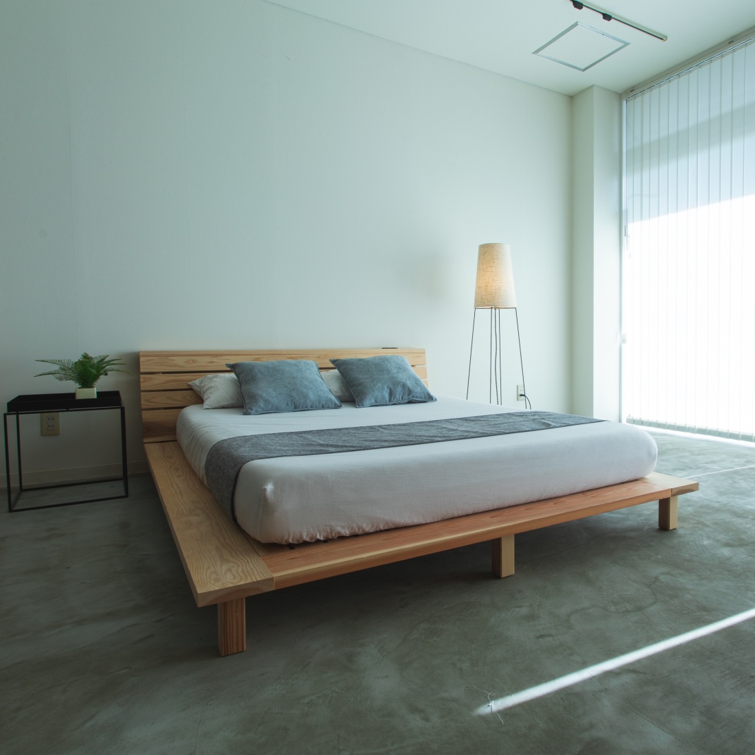 杉ベッド 国産杉 無垢ベッド 日本製ベッド ベッドフレーム ヘッドボード付きベッド ローベッド すのこベッド 通気性 ベッド 敷布団対応ベッド 木製ベッド ナチュラルインテリア 寝具専門店 YUNAGI