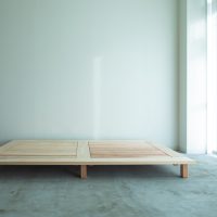 Yunagi Solid Sugi Minimalist Bed | ベッドフレーム (ヘッド無)