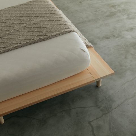 Yunagi Solid Hinoki Minimalist Bed | ベッドフレーム (ヘッド無